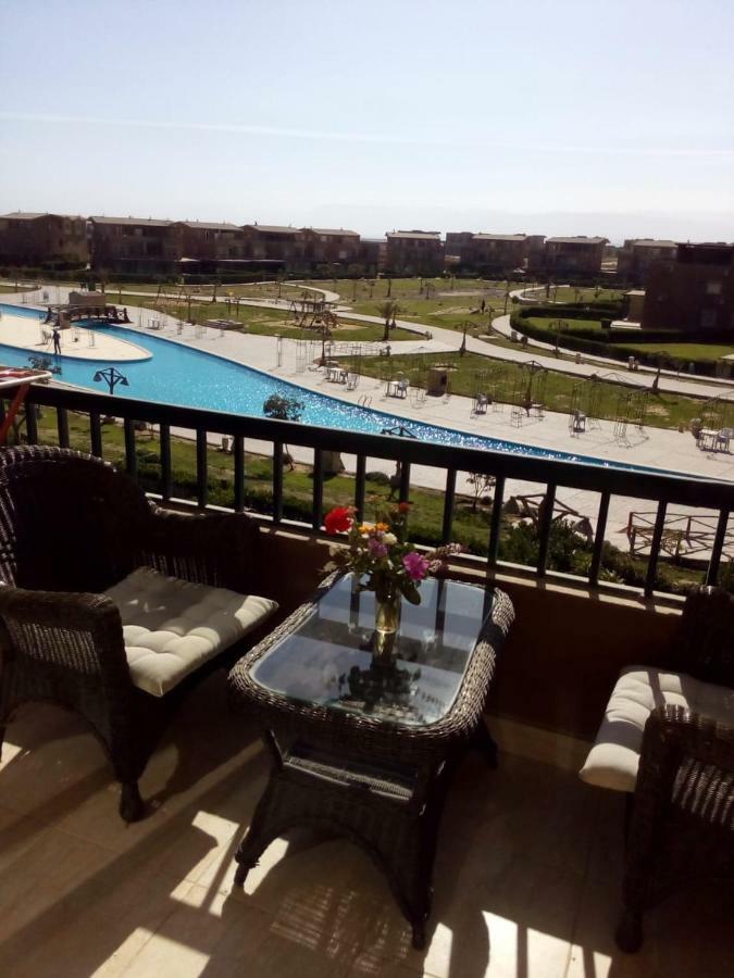 Chalet Marina Wadi Degla Families Only Pool View 2Nd Floor 6 Adults Ain Sukhna Exterior photo
