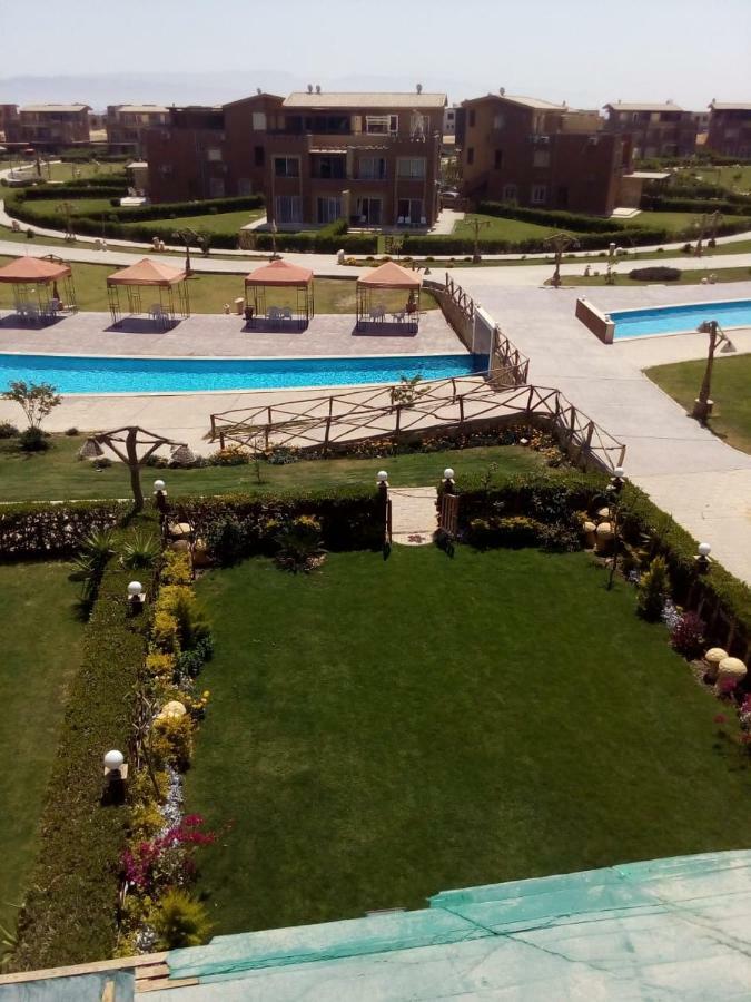 Chalet Marina Wadi Degla Families Only Pool View 2Nd Floor 6 Adults Ain Sukhna Exterior photo